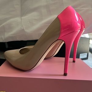 Vintage nude & pink pumps